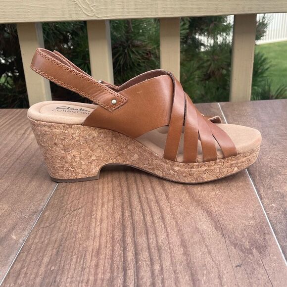 Clarks Women's  Giselle Glow Nubuck Leather Wedge Sandals Tan 8M - Picture 2 of 7